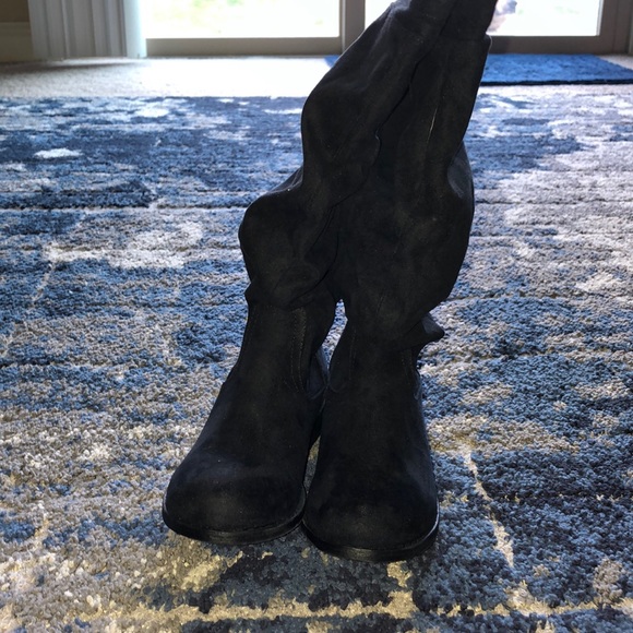 Boots - Picture 3 of 3